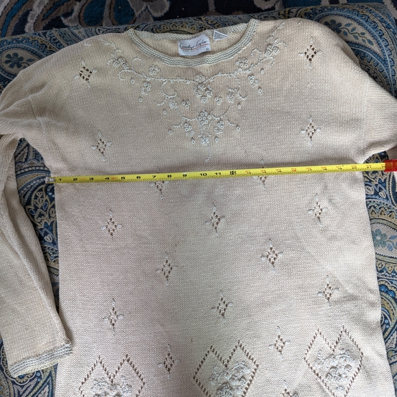 Carolyn Taylor Cream Sweater with Lace Details - Picture 6 of 10